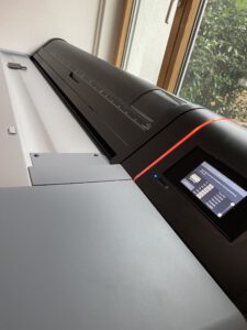 The new Proof.de EPSON SureColor SC-P9500 Spectroproofer filling the ink system